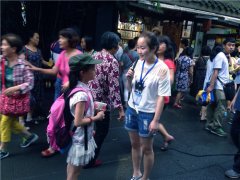 《阳光起跑线》来到锦里 寻找