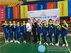 新都二中健美操啦啦队再夺冠！